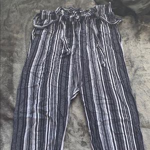 loose fitted cropped pants really light